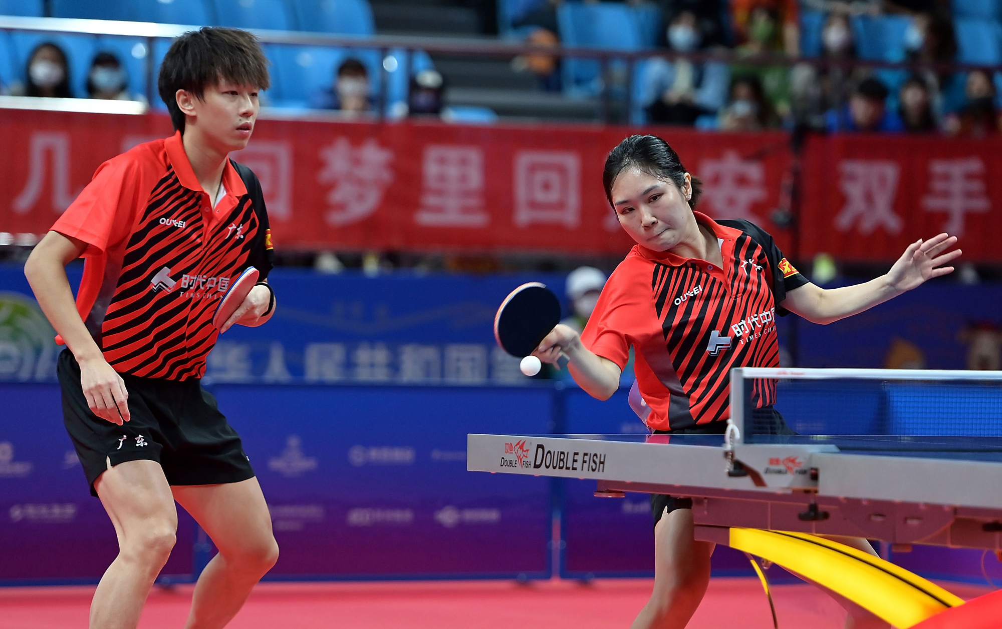 乒乓球双打 baijiahao.baidu.com