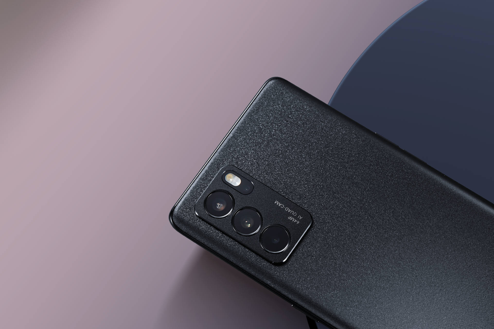 看一组oppo reno6 pro夜海配色的图赏,这外观你给几分?