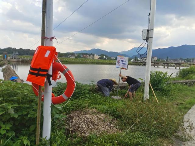 玉山县双明镇开展网格化防溺水工作