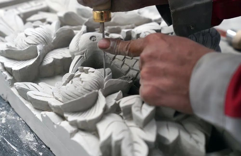 临夏砖雕非遗工坊:方寸之间雕凿大千世界