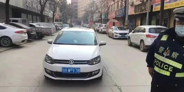 商州区惠民一路违法时间:2022年1月5日14时33分驾驶人:张某某车牌号码
