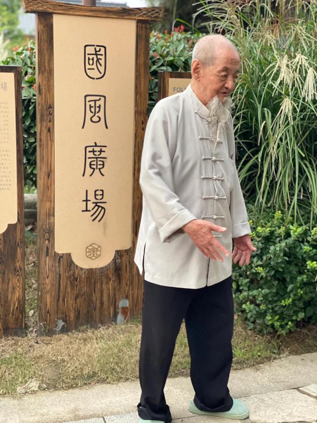 豆角棚画语(王炬)