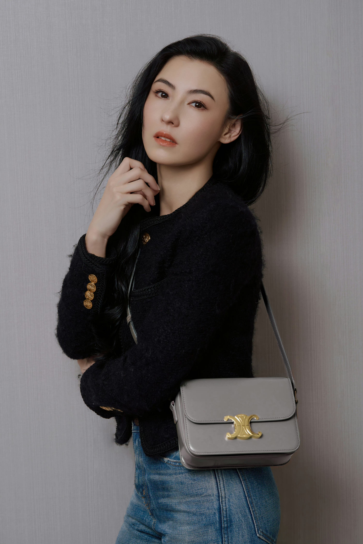 看张柏芝演绎极简主义的矜贵优雅