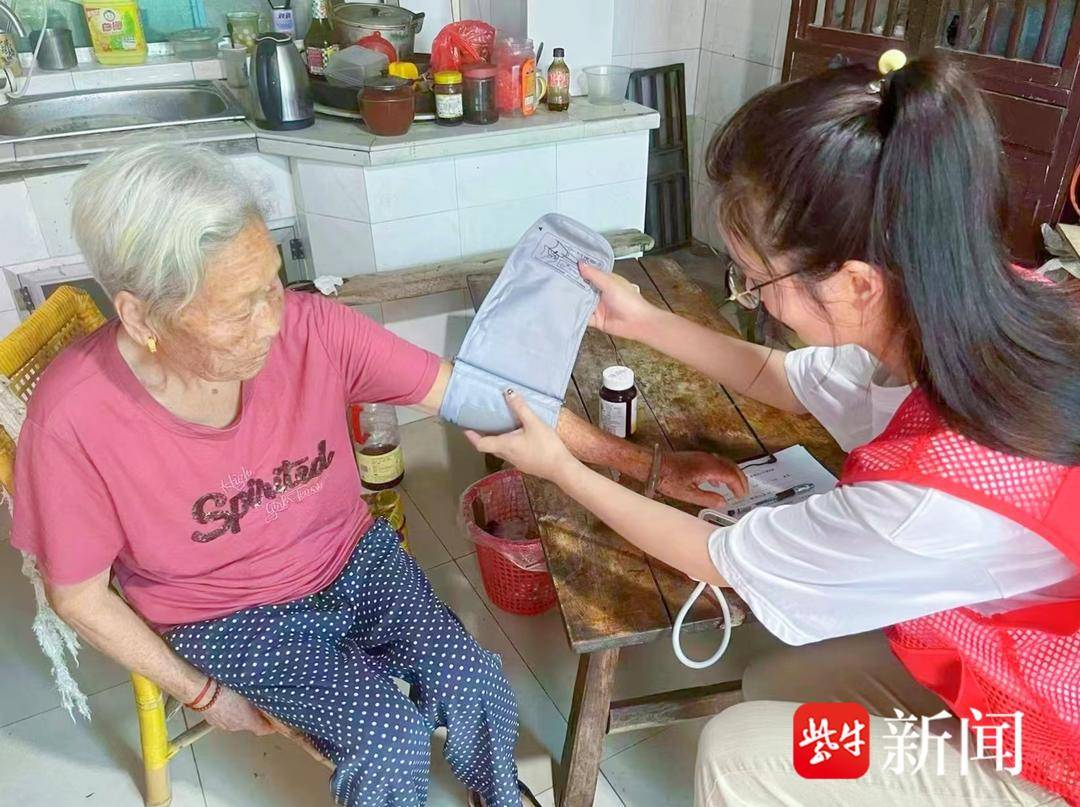 张家港市后塍街道:夏日送清凉,温情暖人心