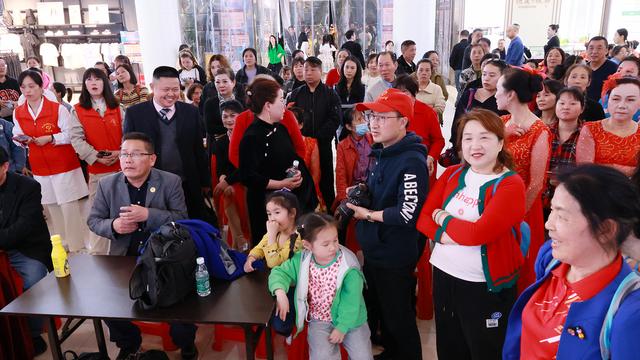 观盛世美景赏五月花红记监利市曲艺家协会百晟广场庆五一文艺晚会