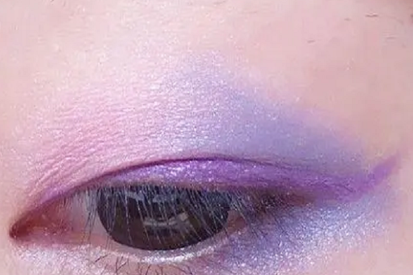 紫色眼影的画法