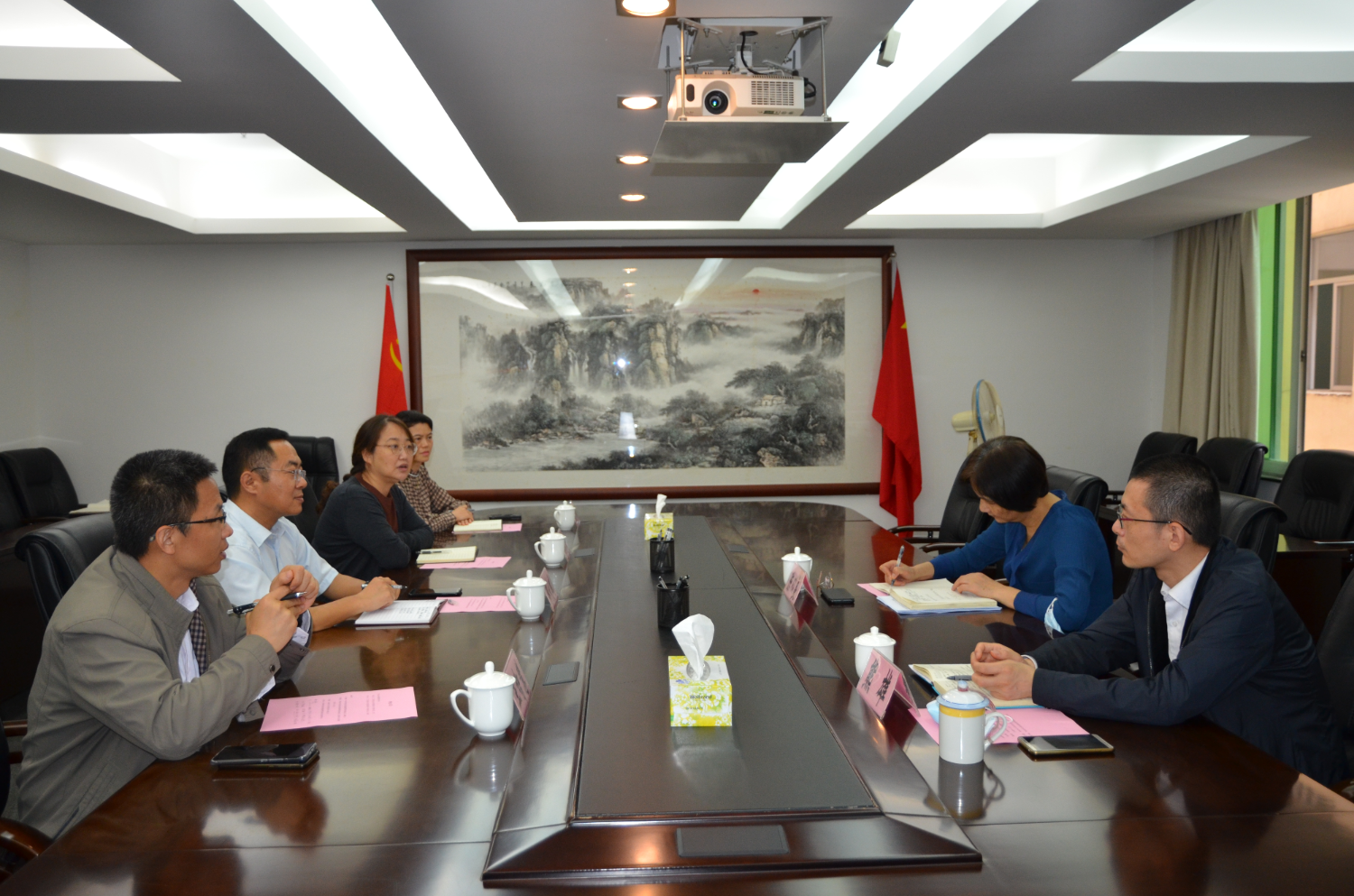 陈以良主任与珠海市政务服务数据管理局一行座谈交流