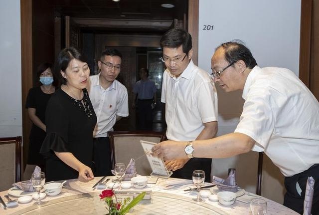 丁如兴来虞督查全国文明城市复评迎检工作