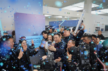 蔚来达成100000000次换电里程碑 李斌发长文感谢