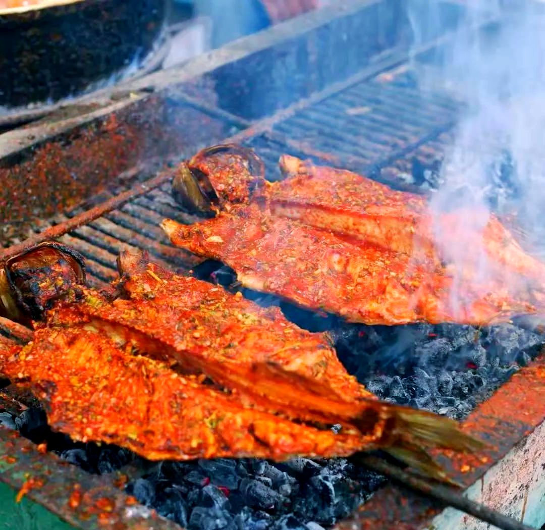 莎车美食之旅:从烤全羊到夜市的盛宴