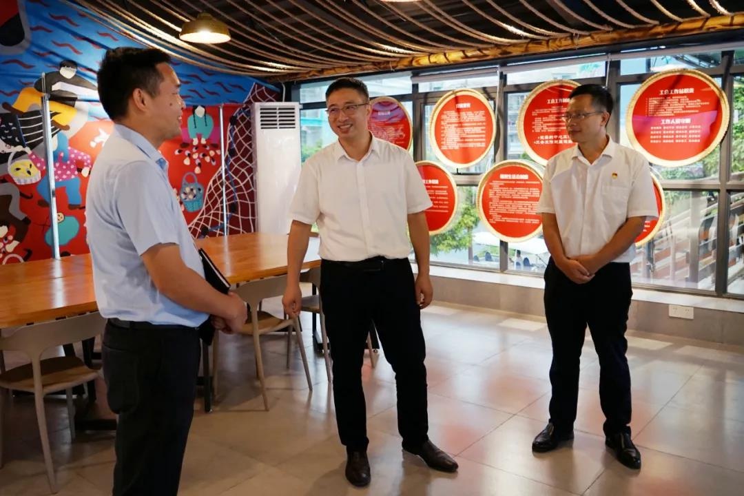吕勇江调研银海区疍家小镇党群服务中心