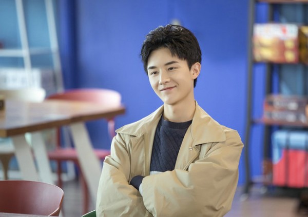 杨泽是哪个公司的旗下艺人?