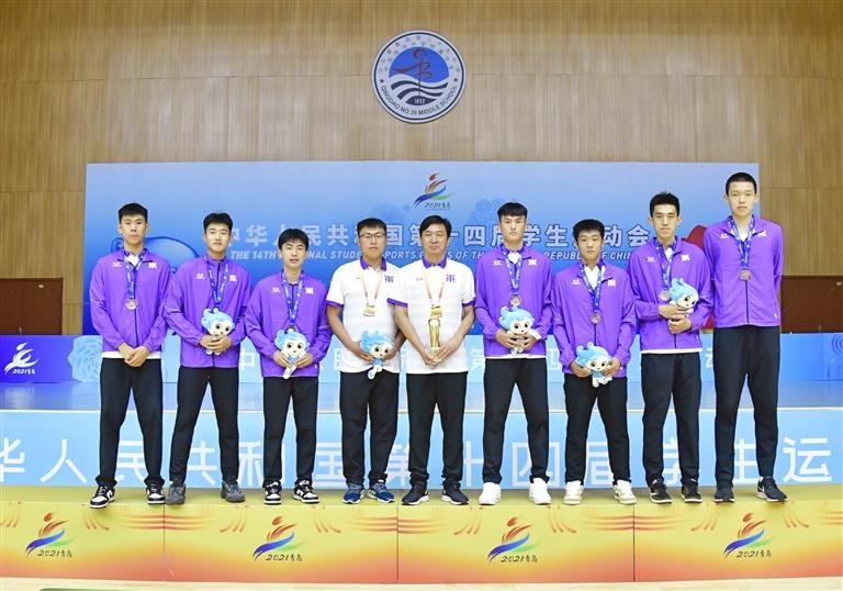 淄博十一中男子篮球队代表山东出战全国学运会获得季军