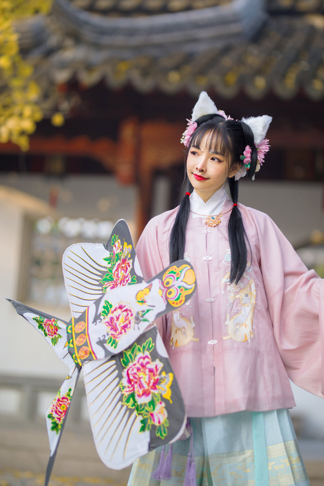 当汉服遇上"猫耳朵",无敌可爱!网友:我家的猫咪成精了!