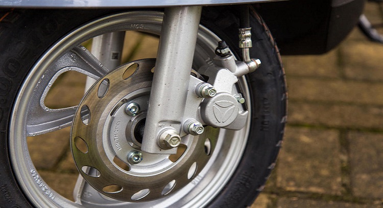 新电动车前碟刹沙沙响