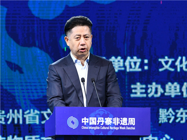 齐界:丹寨万达小镇助力脱贫攻坚 旅游业带动乡村振兴