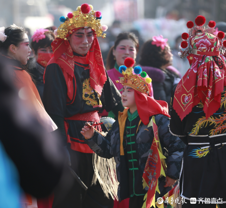 游客人数翻20多倍!烟台海阳虎头湾大秧歌惹得游客直呼"过瘾"