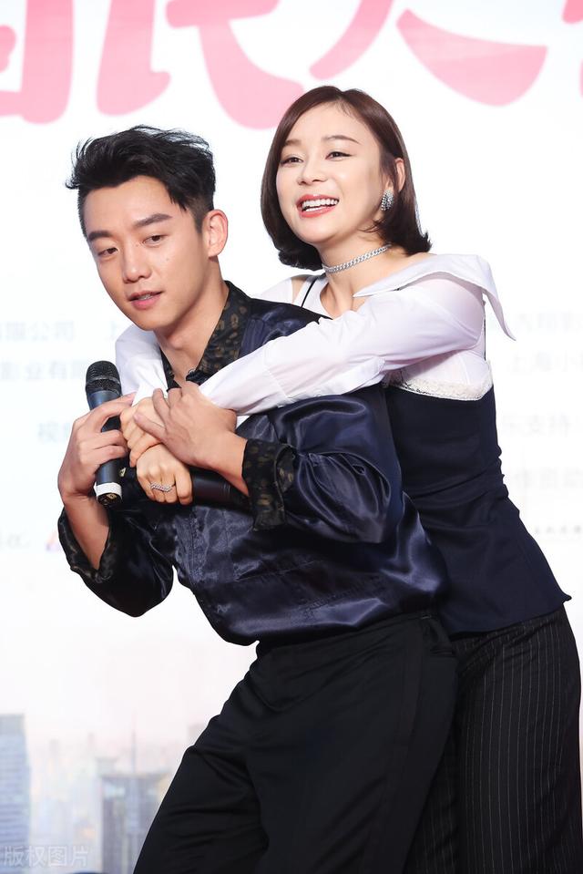"陈乔恩郑恺"感情破裂,一名垂危患者和几百名乘客,孰轻孰重?