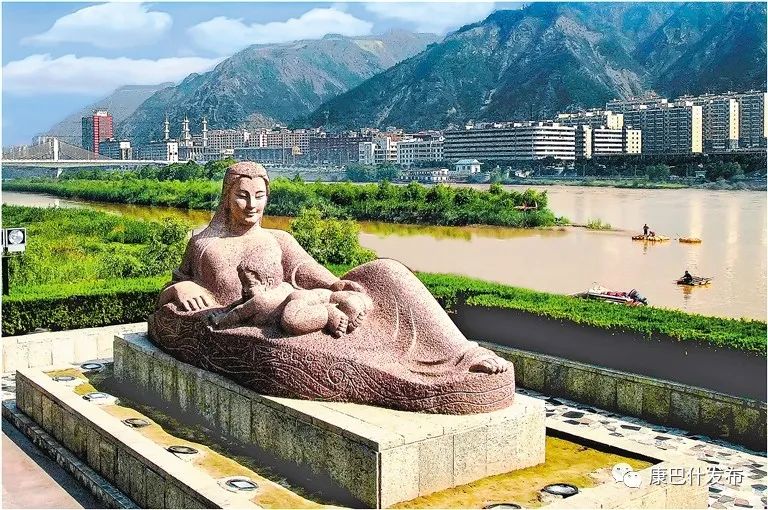 兰州标志性建筑 《黄河母亲》雕像
