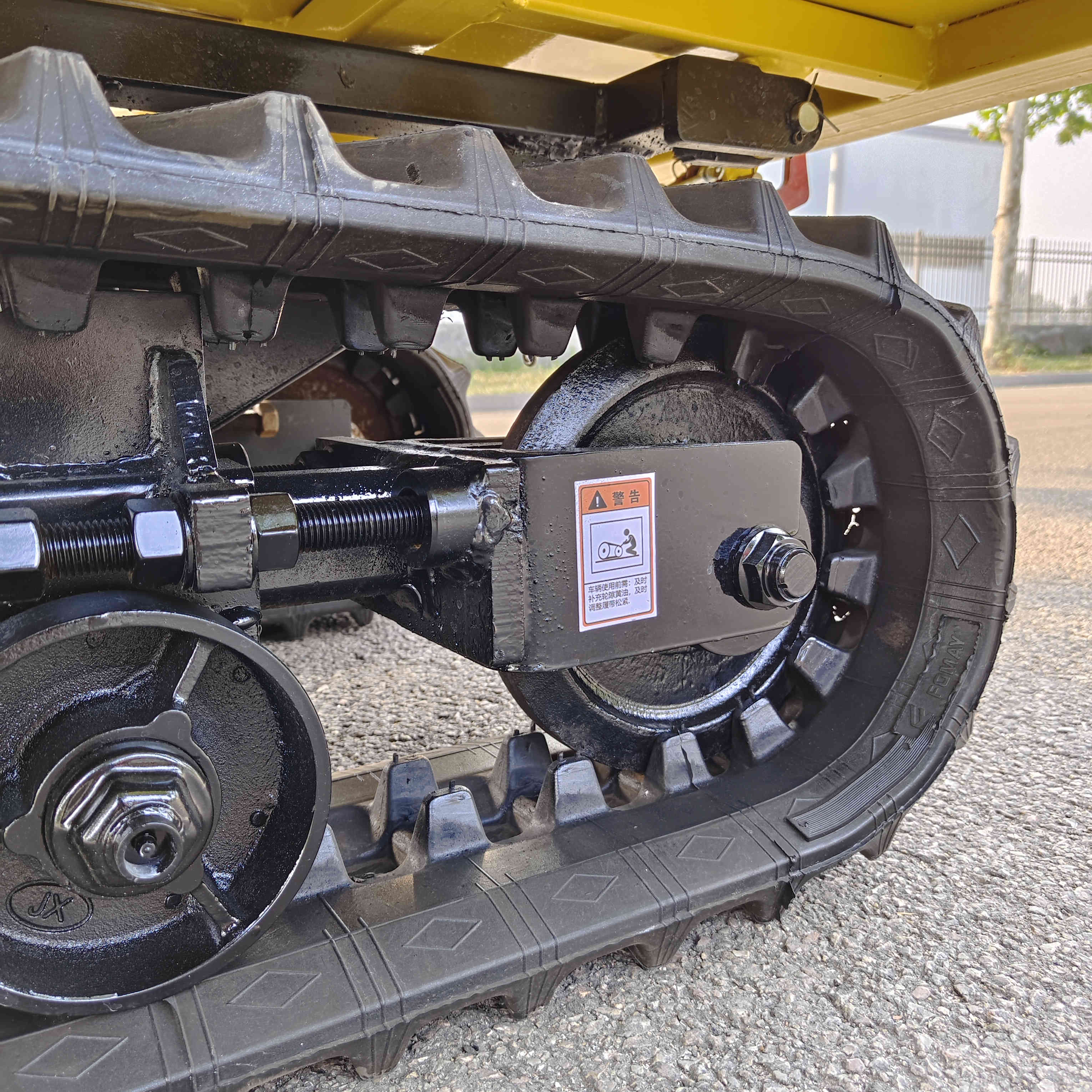 履带式爬山虎多少钱一台 便宜的履带运输车 农田果园自卸车