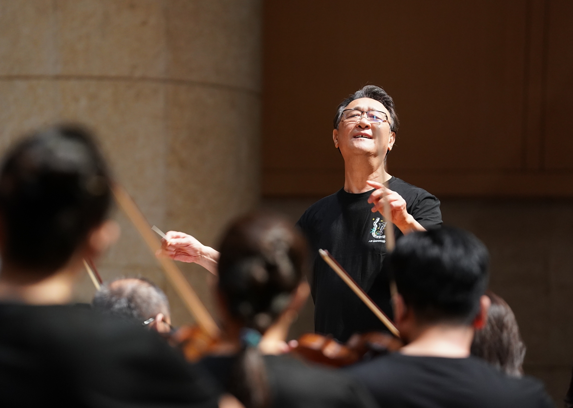 "打开艺术之门"30周年音乐中启幕,创始人谭利华希望50年时还能执棒!