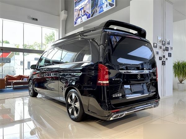 奔驰v260l改装迈巴赫版,颜值优越,设计精巧