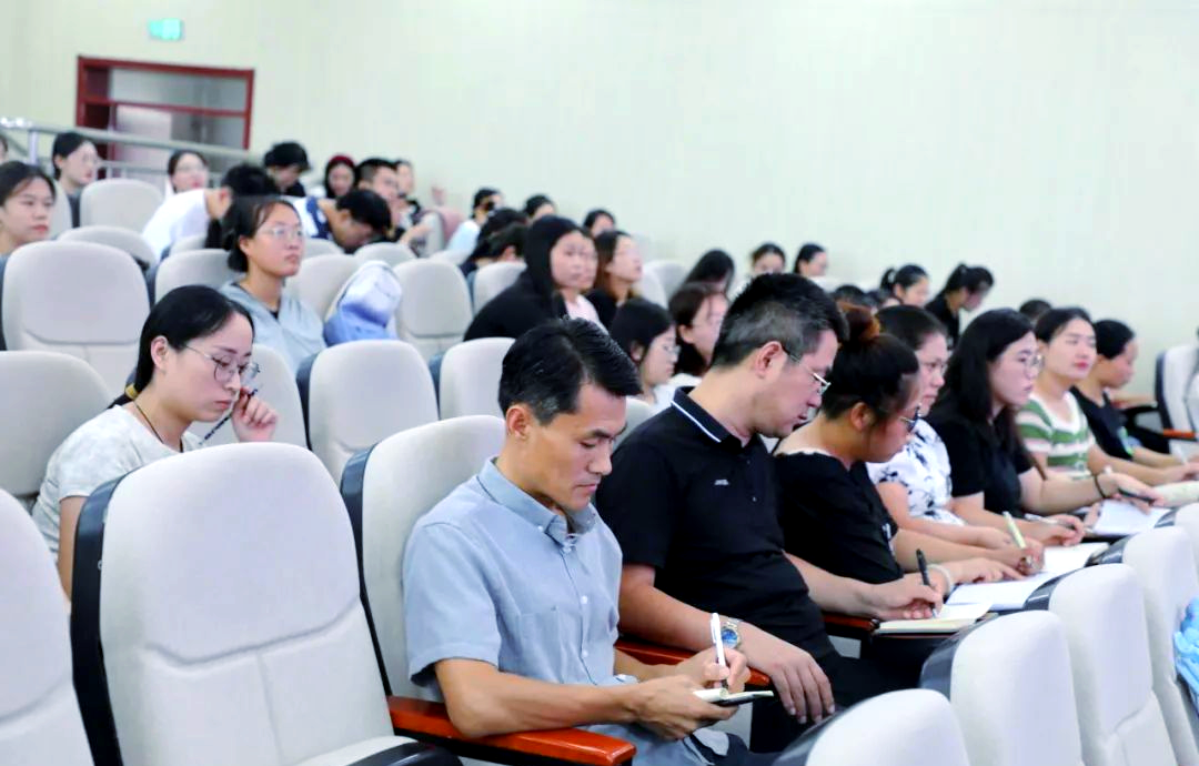 临邑县实验小学新教师培训:文化引领与职业成长