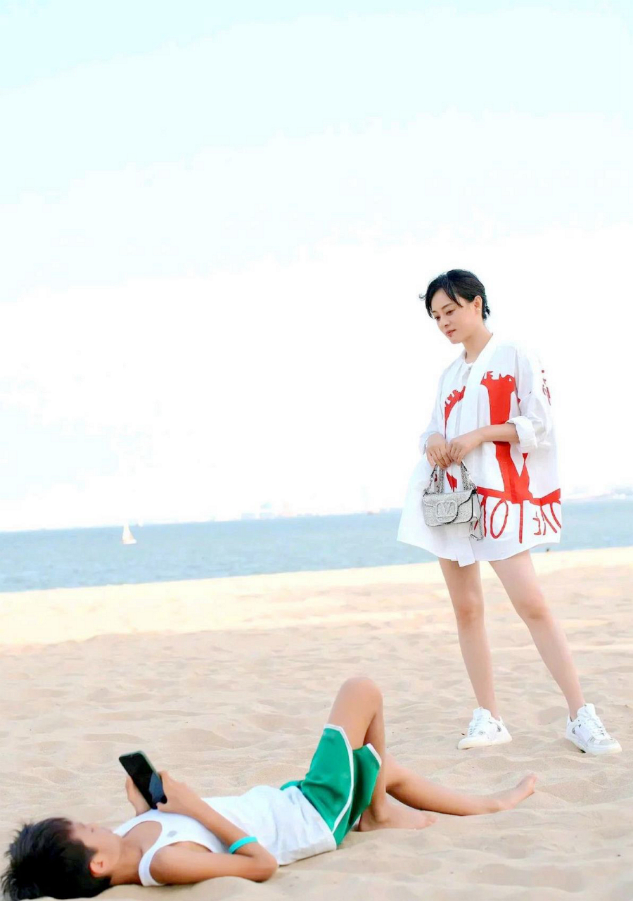 孙俪2003年因出演电视剧安心一角而一举成名《玉观音》 时至今日,20年