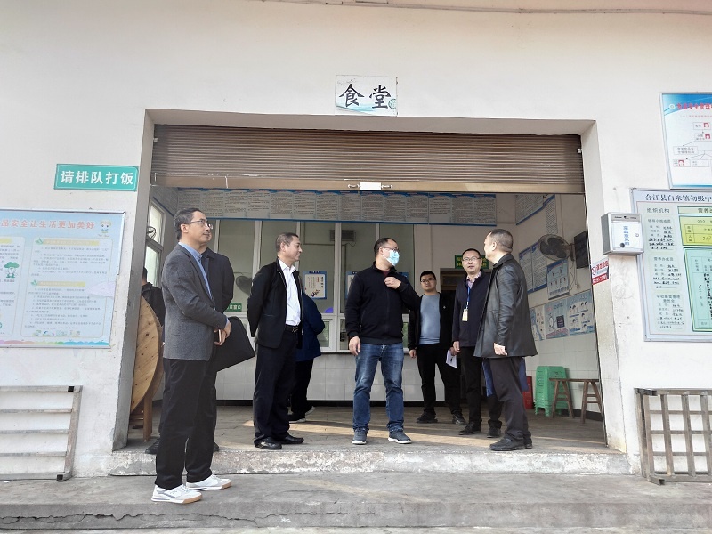白米镇中学迎学校食品安全交叉检查