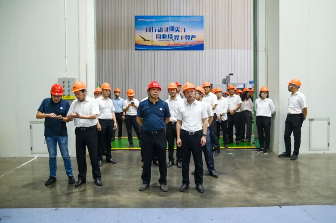 江阴市副市长尹志华一行赴大明重工慰问和考察