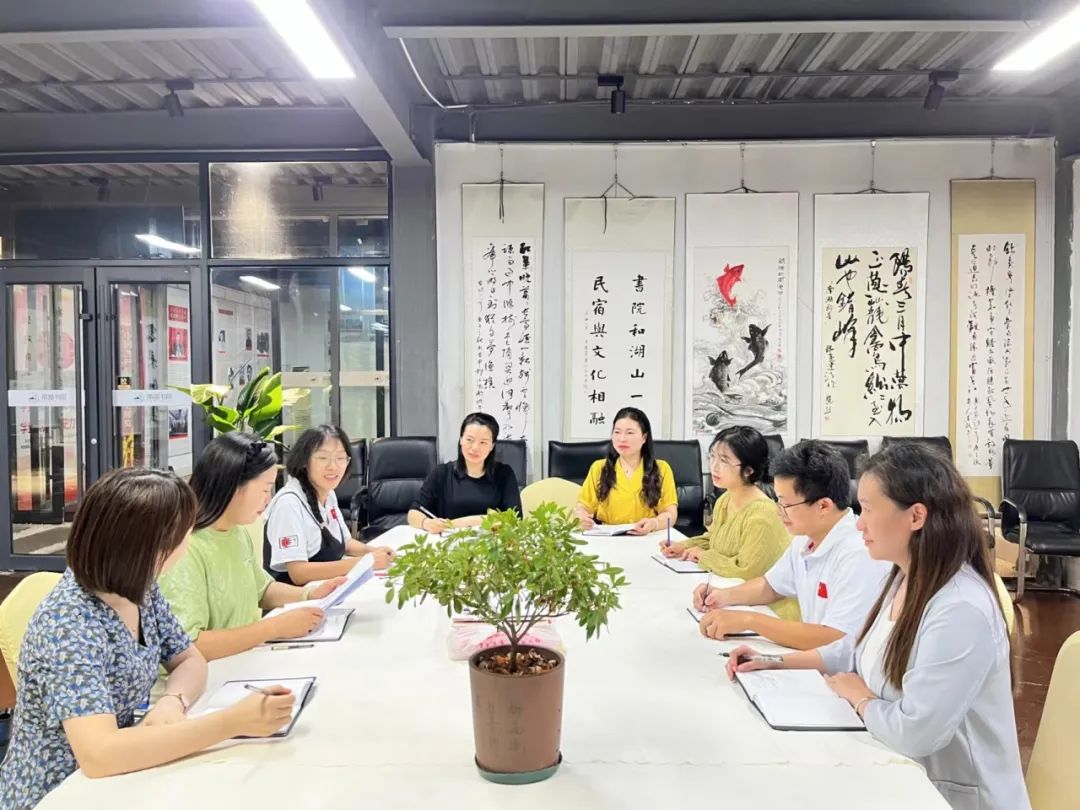 师者如光 虽微致远 羊山外国语小学优秀教师陈春玲