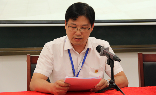 江西省南康中学北校区举行"青蓝工程"师徒结对仪式