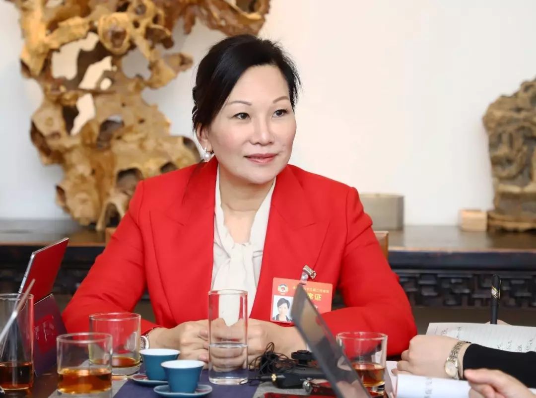 广东深圳女富豪大洗牌,白手起家总身价超2635亿,袁莉萍首次进榜