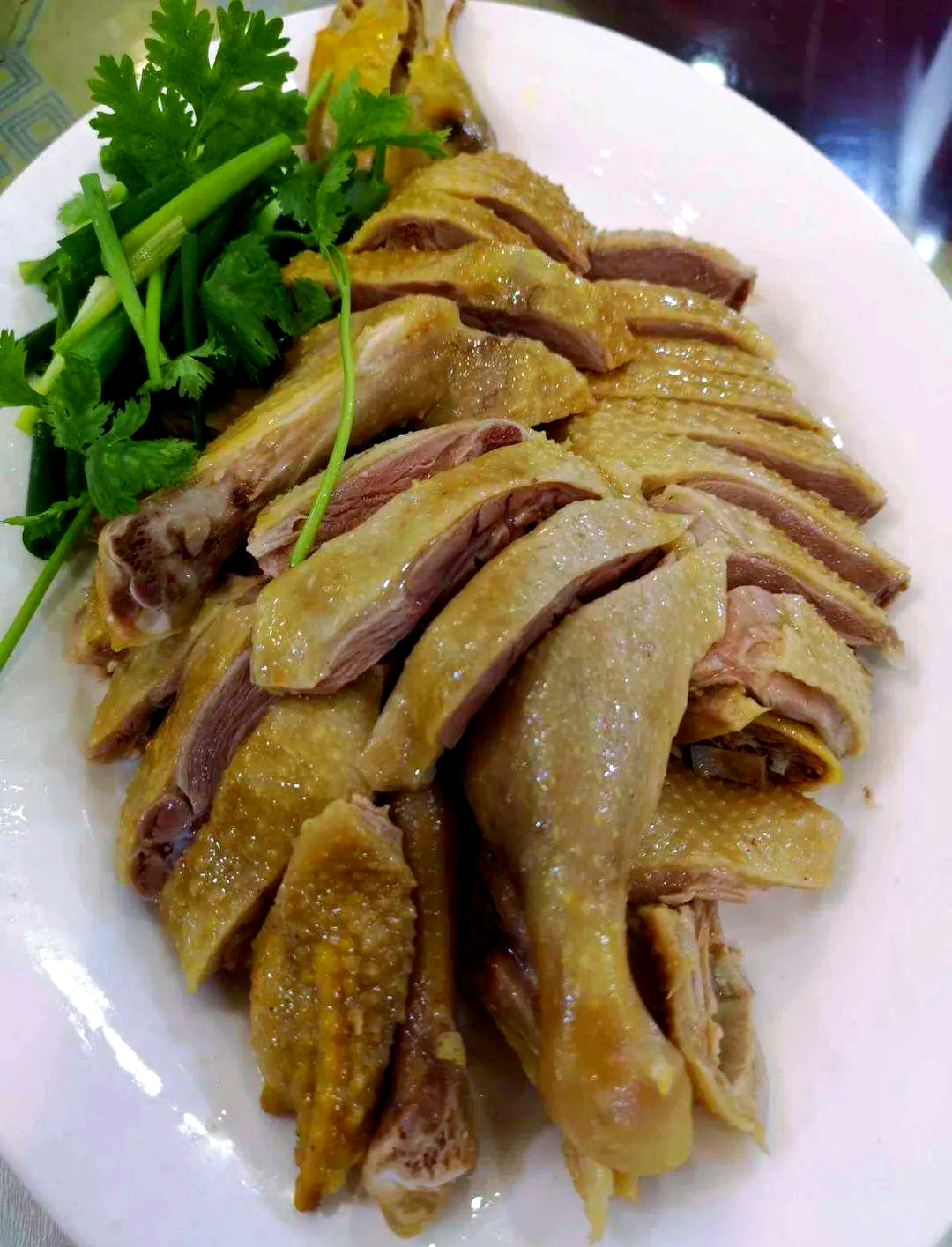 精致广东白切鸭的制作流程与技巧
