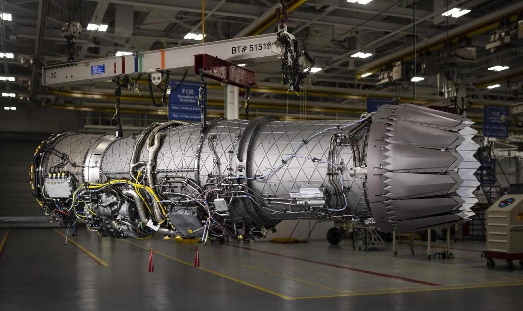 其实f135发动机没有想象中的那么好,f-35的f135发动机的设计规格是
