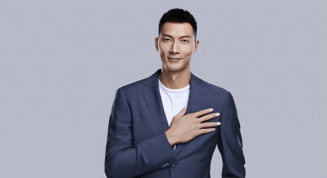 恭喜男篮,易建联正式上任,亮相新岗位,姚明欣喜,朱芳雨期待