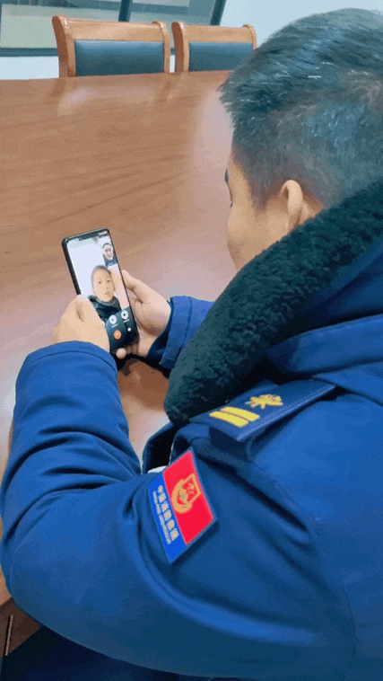 新年快乐来源:中国青年报(id:zqbcyol ),宁波晚报(吴丹娜 孙佳莹)