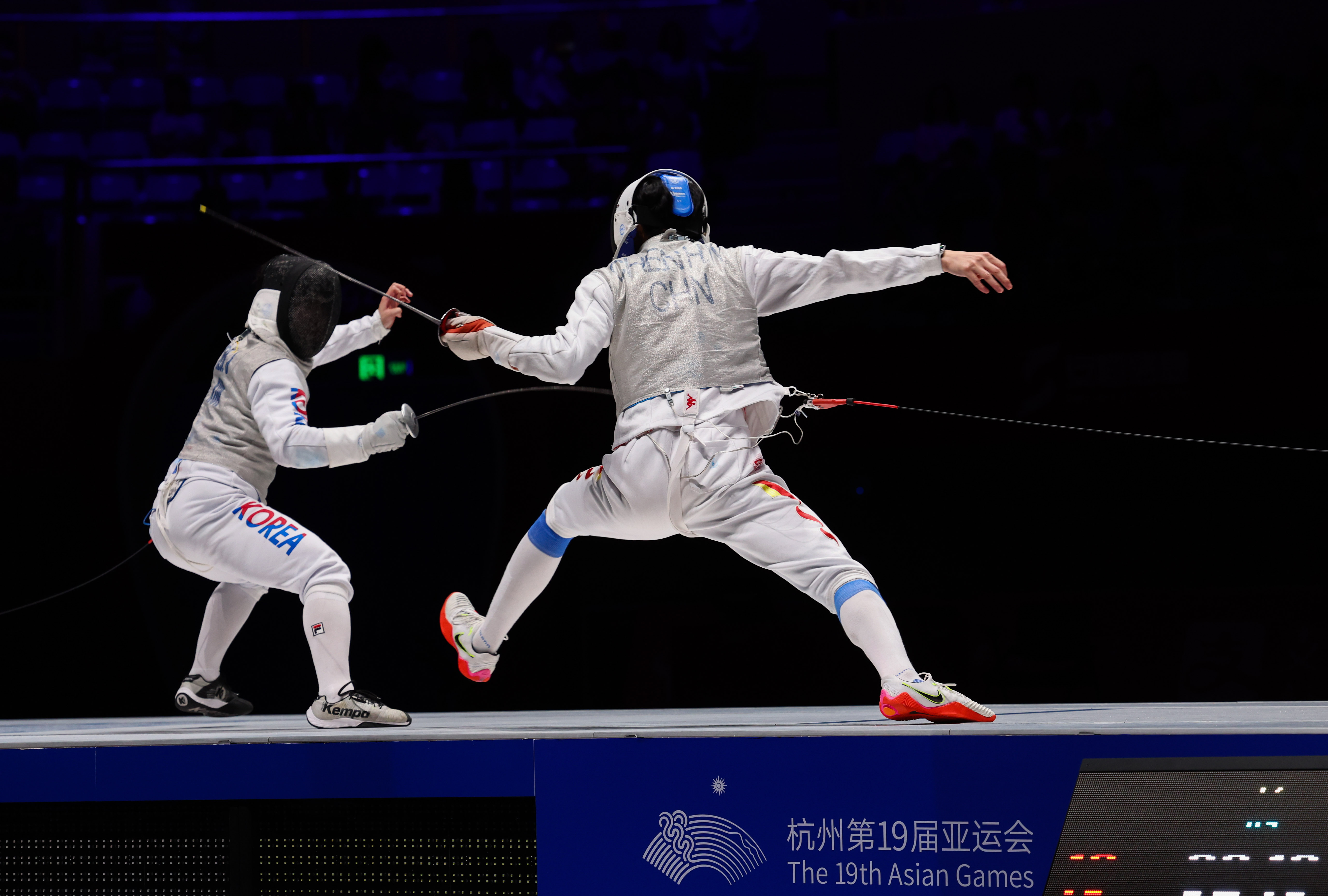 杭州亚运会|击剑综合:中国男花团体遗憾摘银 韩国收获两枚金牌