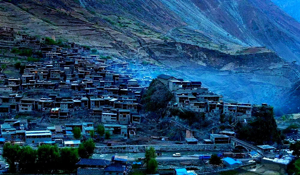 俄亚大村:潜藏在四川峡谷中的神秘纳西古寨