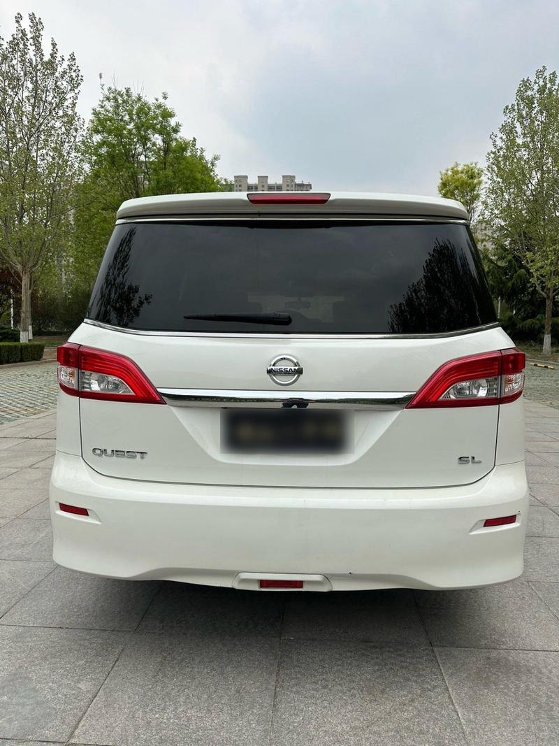 尼桑贵士全面评测:豪华商务车的典范之作尼桑贵士以其无可比拟的豪华