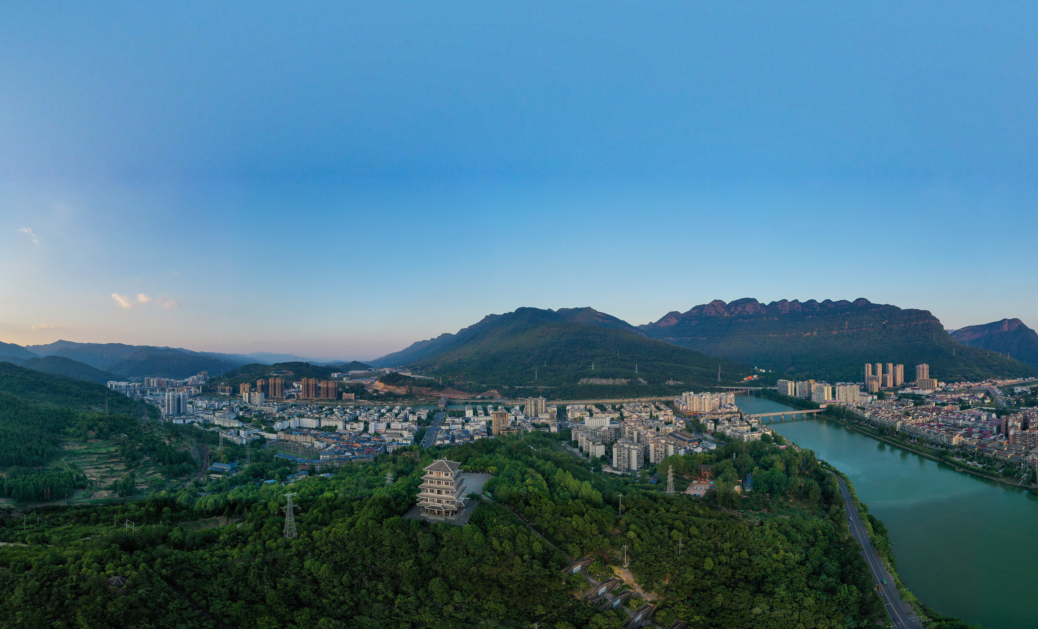 宝龙山公园景色如画