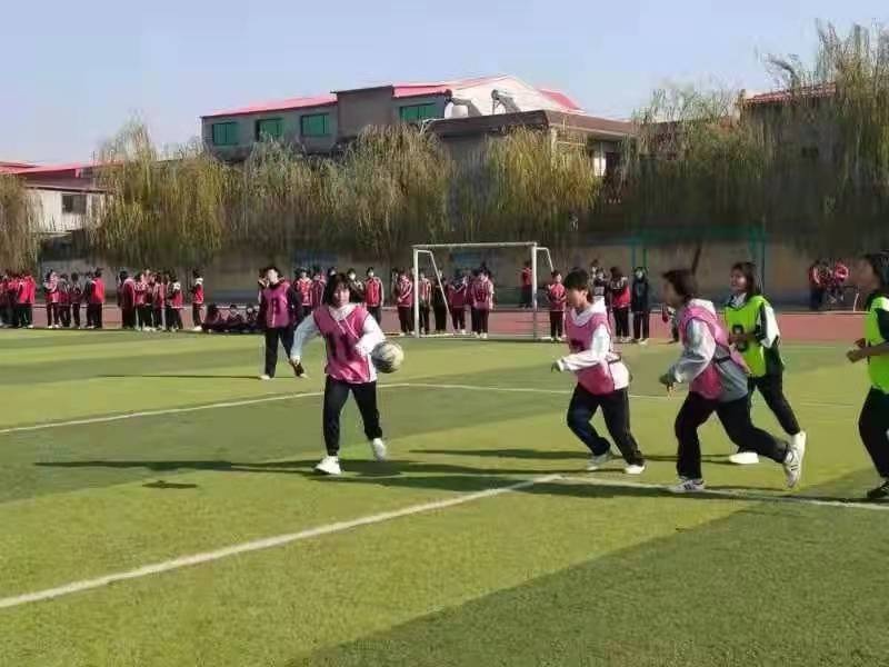 贾家口中学举办第七届青春活力足球联赛暨足球文化节活动