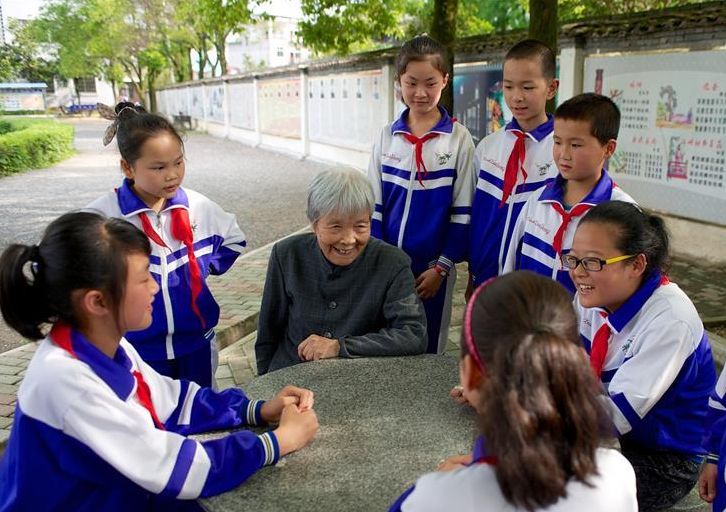 专家解读龚全珍精神:她是检验党员党性修养的镜子