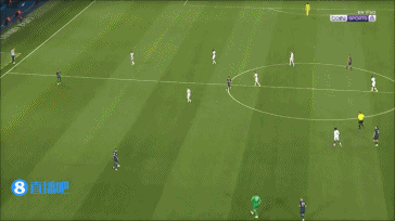 法甲巴黎主场0-0洛里昂比赛焦点瞬间_法甲彩经：白堡主场难胜 里昂闷战大巴黎_姆巴佩看台笑容分析