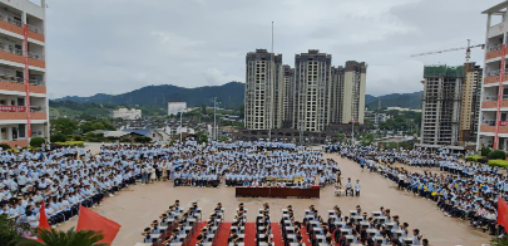 律动课桌舞 活力大课间——黎平四中举行首届"课桌舞"比赛