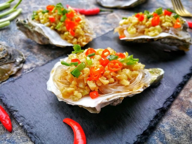 菜谱分享|蒜蓉粉丝生蚝,一口一个真的太满足了!