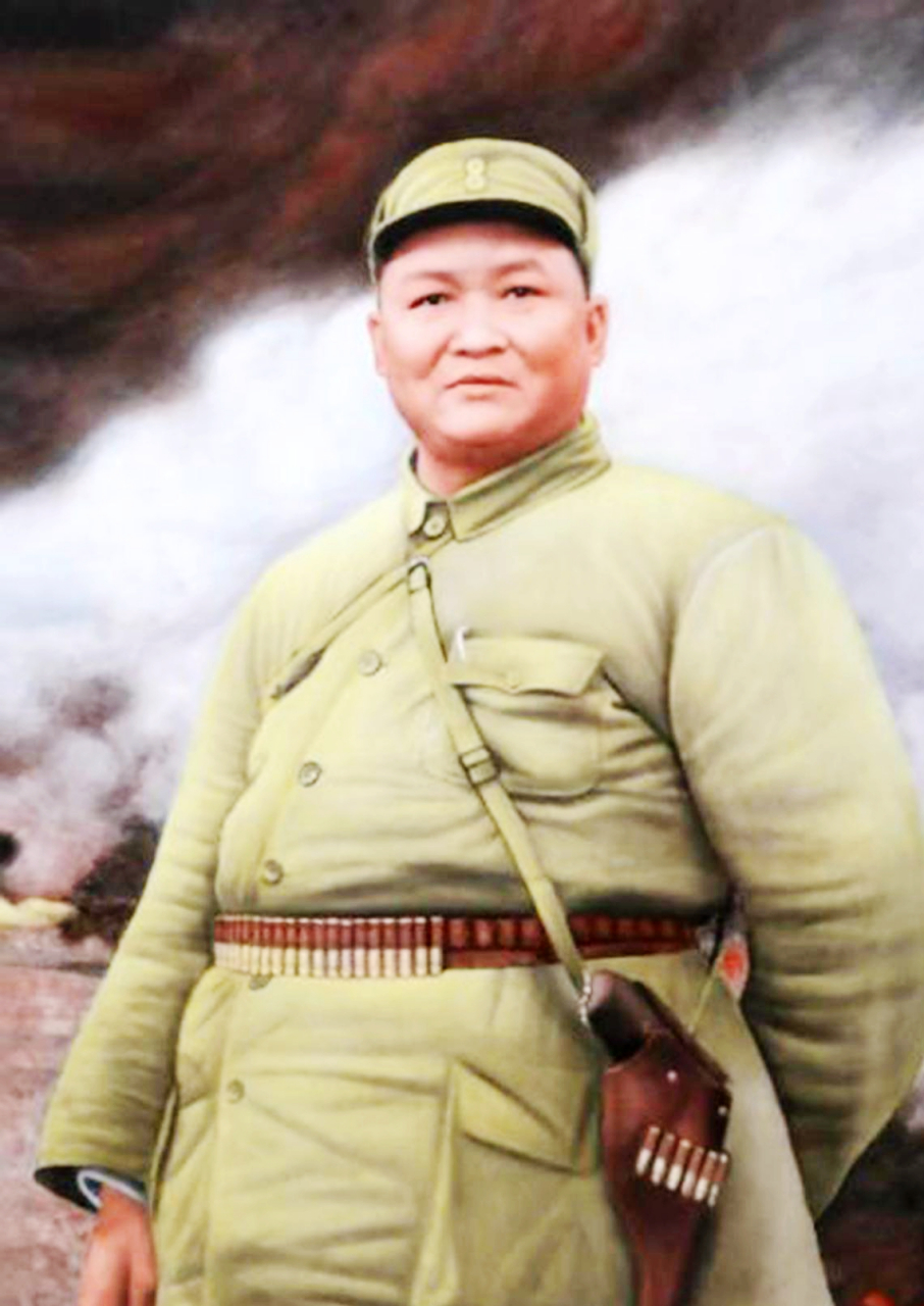 罗炳辉是打过将军的游击高手,战功卓著.