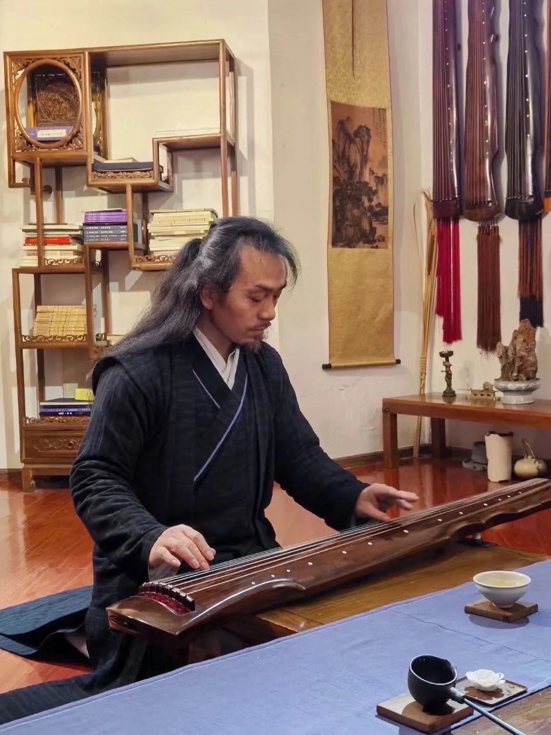 长安雅士薛佩生浅谈古琴练气,练心