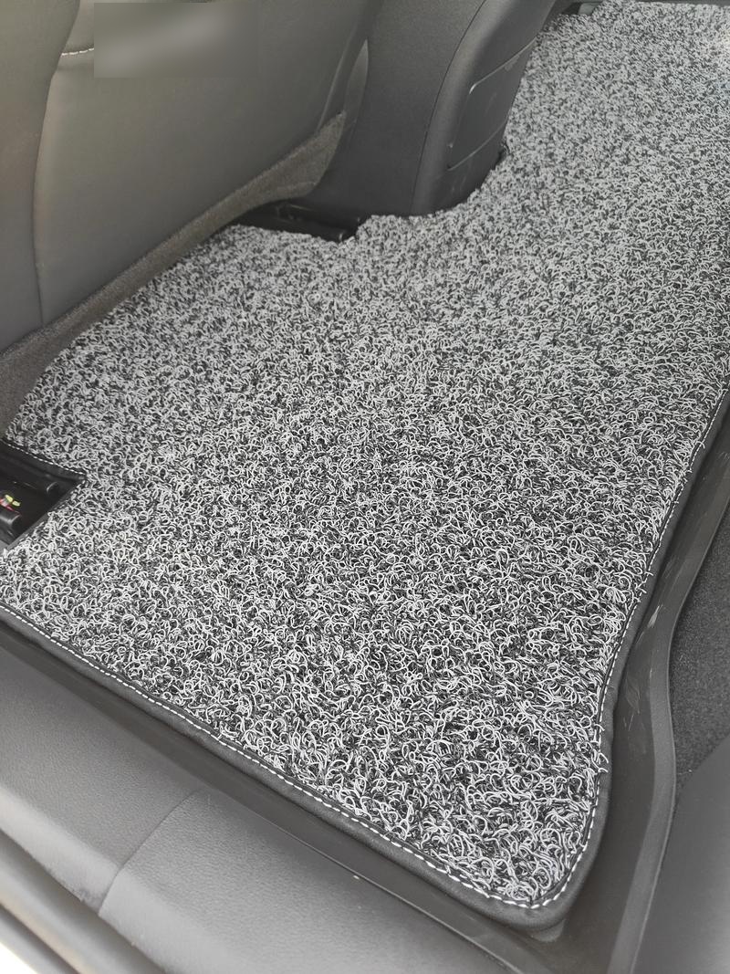 汽车地毯怎么拆卸?