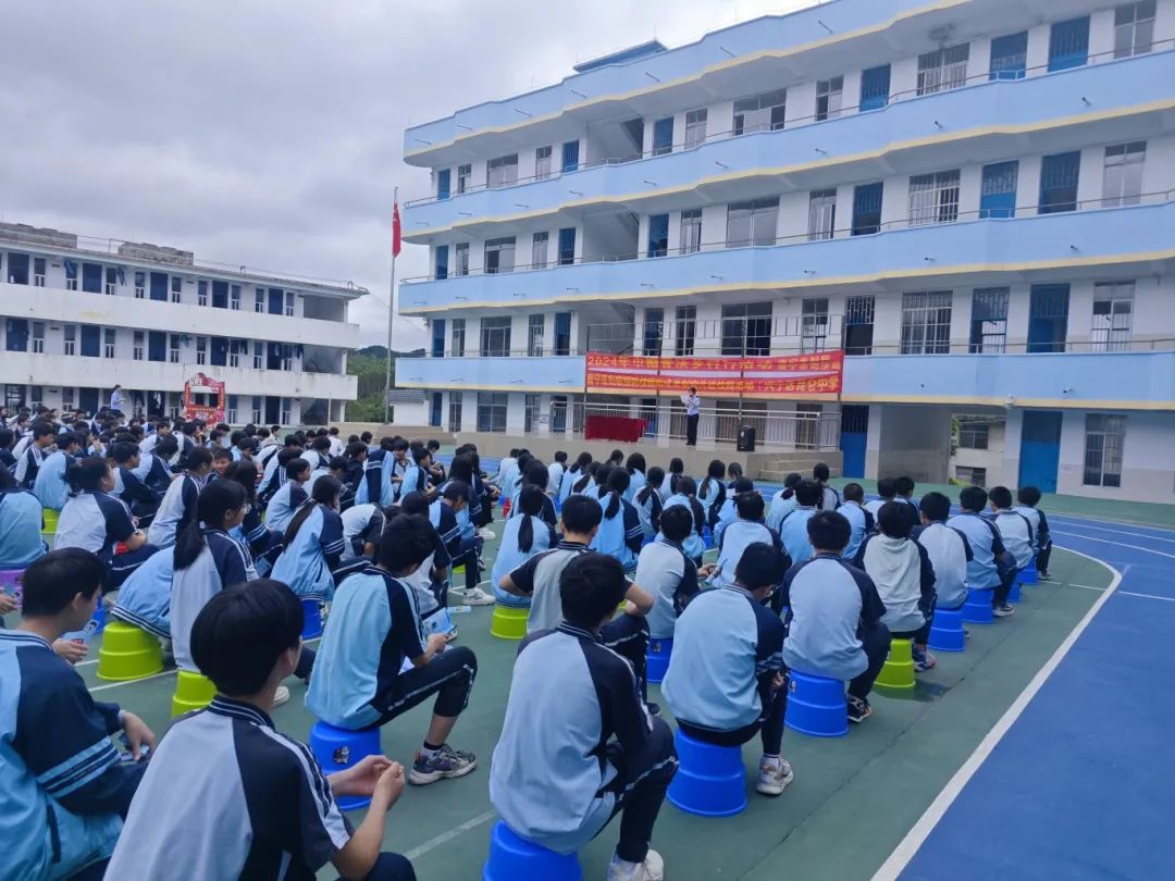 预防校园欺凌  巾帼普法乡村行——南宁市妇联开展法治宣传进校园活动